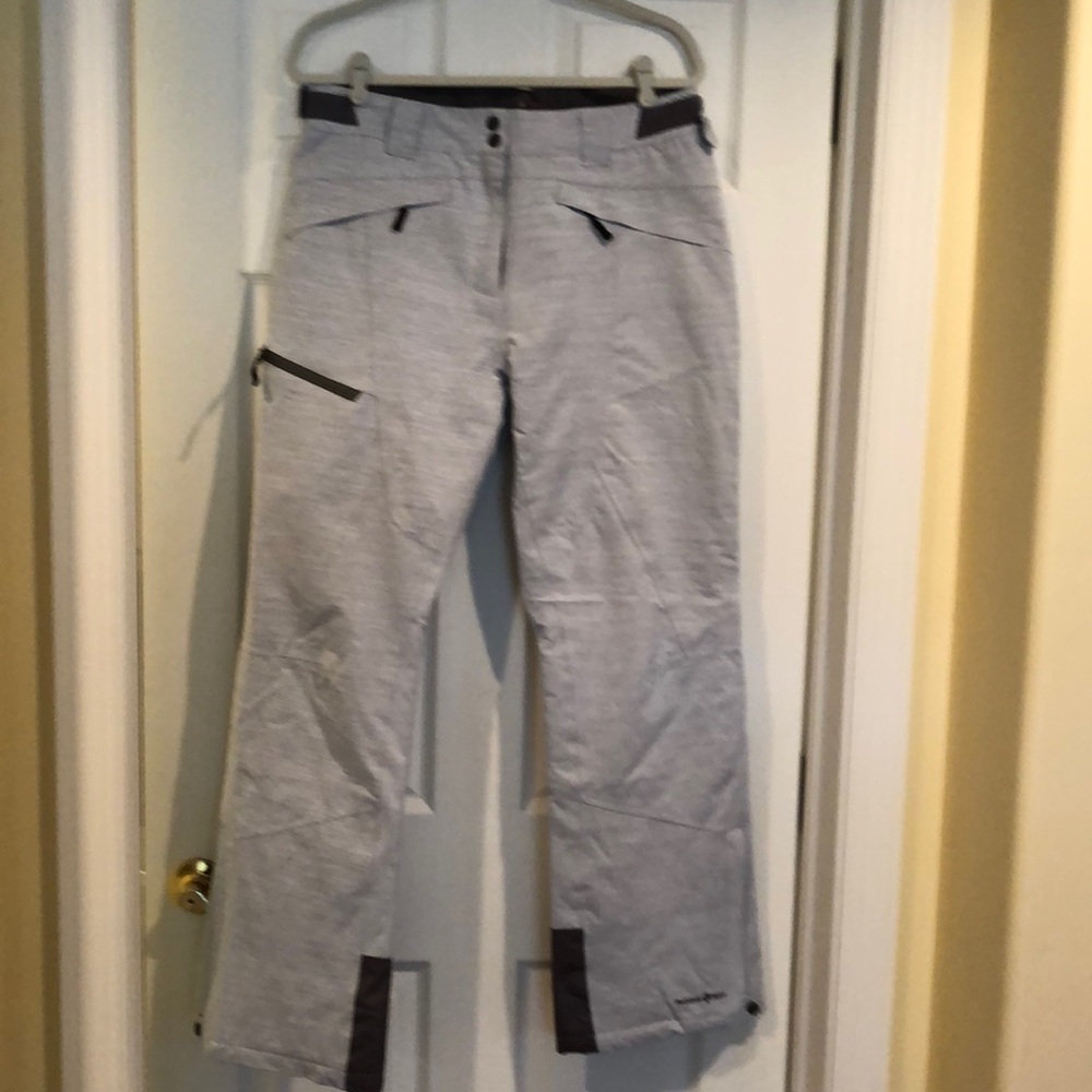 Women’s snow pants with adjustable waist